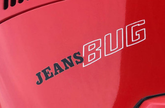 capot arrière avec logo Jeans Bug